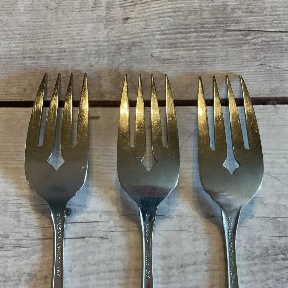 3 Oneida Deluxe STRATHMORE Stainless Steel Flatware Salad Dessert Forks Lot #3